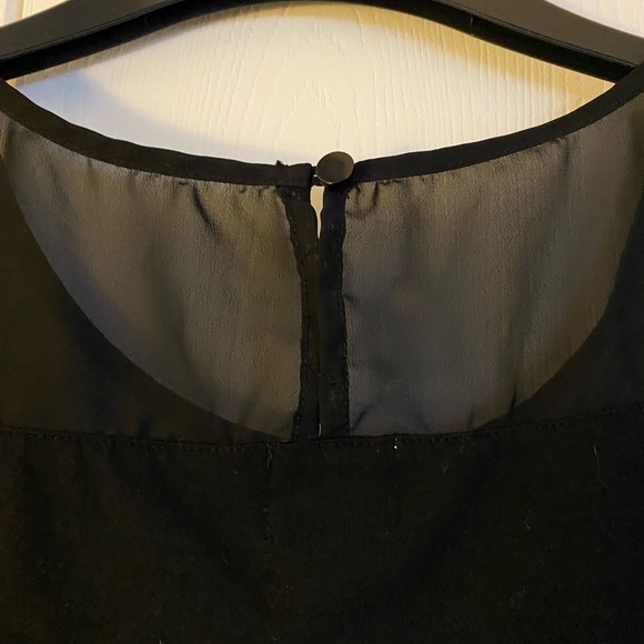 Chico-Sleeveless Top - Picture 2 of 6